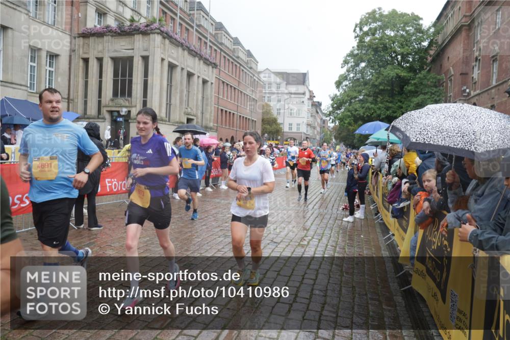 13.09.2026 - Kiel Lauf Yannick Fuchs http://msf.ph/oto/10410986 13.09.2026 10:41:43 Ziel 214, 604, 698, 811, 1445, 1507, 1772, 2387, 2532, 2927, 3249, 3329, 3330, 3351, 4895, 4959, 5108, 5158, 6165, 6564, 6960, 7363, 7403, 8151, 9364, 9369, 9395, 9567, 10273, 10575, 10579, 10960, 11336, 11461, 11484, 11530, 11610, 11858, 12419, 67, 827, 849, 973, 1183, 1241, 1494, 1704, 1781, 1785, 1933, 2388, 2531, 2647, 3363, 3952, 3960, 4062, 4286, 4436, 4527, 4691, 4732, 4976, 5058, 5335, 5726, 5753, 5839, 5916, 6461, 6654, 6993, 8155, 9398, 9947, 10066, 10307 meine-sportfotos.de