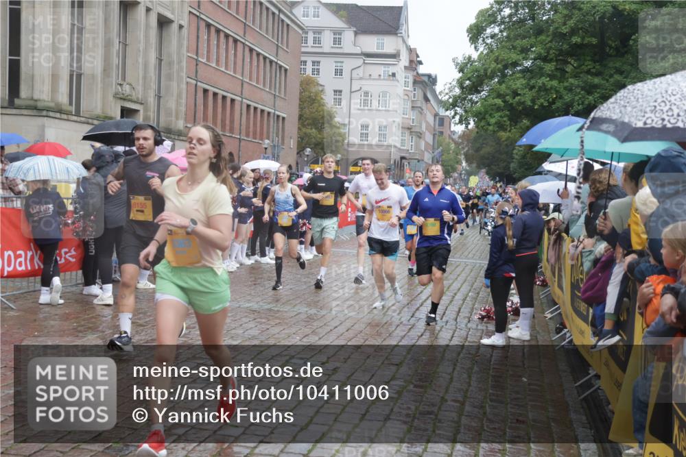 13.09.2026 - Kiel Lauf Yannick Fuchs http://msf.ph/oto/10411006 13.09.2026 10:41:48 Ziel 698, 811, 1206, 1330, 1445, 1507, 2013, 2387, 2547, 2927, 3249, 3351, 4559, 4895, 4959, 5108, 5158, 6165, 6564, 6960, 7363, 7403, 8151, 8937, 9364, 9395, 9526, 10273, 10589, 10790, 10960, 11336, 11461, 11484, 11530, 11659, 11858, 11916, 12419, 67, 214, 604, 827, 849, 1183, 1241, 1494, 1704, 1772, 1785, 1933, 2388, 2531, 2532, 2647, 3329, 3330, 3363, 3960, 4062, 4436, 4732, 4976, 5058, 5335, 5726, 5753, 5839, 6461, 6654, 6993, 8155, 9398, 9947, 10066, 10307, 150 meine-sportfotos.de