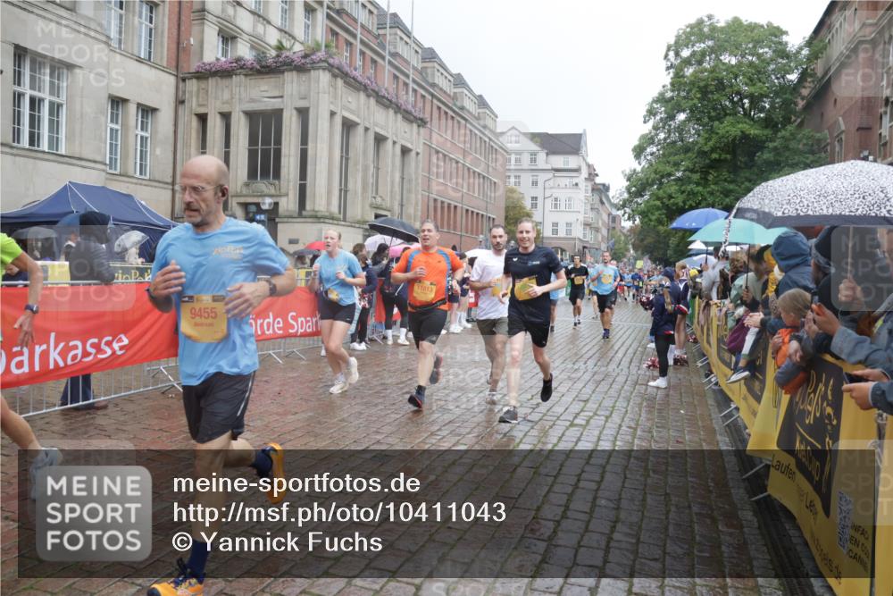 13.09.2026 - Kiel Lauf Yannick Fuchs http://msf.ph/oto/10411043 13.09.2026 10:42:02 Ziel 150, 580, 1416, 1755, 2013, 2375, 2535, 2665, 2667, 2819, 3188, 3212, 3372, 3985, 4399, 4475, 4513, 4559, 4604, 5265, 5322, 5669, 5749, 6175, 6236, 6587, 6656, 6917, 7051, 7923, 8547, 8549, 8981, 9147, 9391, 9595, 9912, 9920, 10452, 10589, 10725, 10790, 10877, 11021, 11916, 12639, 214, 604, 698, 811, 827, 1183, 1206, 1241, 1330, 1445, 1507, 1772, 2387, 2531, 2532, 2547, 2927, 3249, 3329, 3330, 3351, 4895, 4959, 4976, 5058, 5108, 5158, 6165, 6564, 6960, 239, 2224, 2314 meine-sportfotos.de