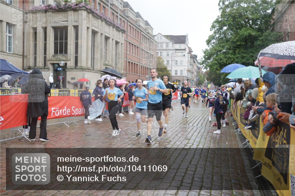 13.09.2026 - Kiel Lauf Yannick Fuchs http://msf.ph/oto/10411069 13.09.2026 10:42:04 Ziel 150, 580, 1416, 1755, 2375, 2535, 2665, 2667, 2819, 3188, 3212, 3372, 3985, 4399, 4475, 4513, 4604, 5155, 5265, 5322, 5669, 5749, 6175, 6236, 6587, 6656, 6917, 7051, 7923, 8547, 8549, 8981, 9147, 9391, 9595, 9912, 9920, 10452, 10725, 10877, 11021, 12639, 214, 604, 698, 811, 827, 1183, 1206, 1241, 1330, 1445, 1507, 1772, 2013, 2387, 2532, 2535, 2547, 2927, 3249, 3329, 3330, 3351, 4559, 4895, 4959, 4976, 5058, 5108, 5158, 6165, 6564, 6917, 6960, 239, 2224, 2314 meine-sportfotos.de