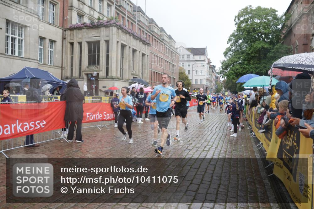 13.09.2026 - Kiel Lauf Yannick Fuchs http://msf.ph/oto/10411075 13.09.2026 10:42:04 Ziel 150, 580, 1416, 1755, 2375, 2535, 2665, 2667, 2819, 3188, 3212, 3372, 3985, 4399, 4475, 4513, 4604, 5155, 5265, 5322, 5669, 5749, 6175, 6236, 6587, 6656, 6917, 7051, 7923, 8547, 8549, 8981, 9147, 9391, 9595, 9912, 9920, 10452, 10725, 10877, 11021, 12639, 214, 604, 698, 811, 827, 1183, 1206, 1241, 1330, 1445, 1507, 1772, 2013, 2387, 2532, 2535, 2547, 2927, 3249, 3329, 3330, 3351, 4559, 4895, 4959, 4976, 5058, 5108, 5158, 6165, 6564, 6917, 6960, 239, 2224, 2314 meine-sportfotos.de