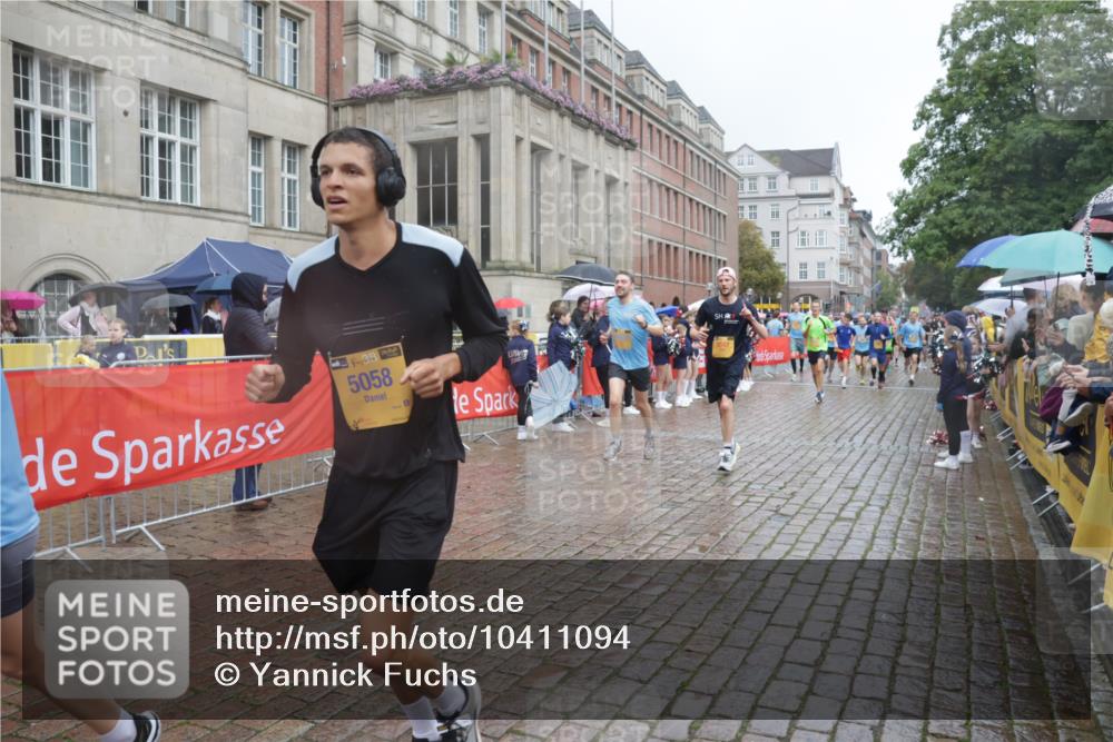 13.09.2026 - Kiel Lauf Yannick Fuchs http://msf.ph/oto/10411094 13.09.2026 10:42:06 Ziel 150, 580, 1416, 1755, 2375, 2665, 2667, 2819, 3188, 3212, 3372, 3985, 4399, 4475, 4513, 4604, 5155, 5265, 5322, 5669, 5749, 6175, 6236, 6587, 7051, 7475, 7923, 8034, 8547, 9147, 9391, 9420, 9595, 9912, 9920, 10452, 10725, 10877, 11021, 12639, 214, 604, 698, 811, 1183, 1206, 1241, 1330, 1416, 1445, 1507, 1772, 2013, 2375, 2387, 2532, 2535, 2547, 2667, 2927, 3249, 3329, 3330, 3351, 4559, 4895, 4959, 5058, 5108, 5158, 6165, 6564, 6656, 6917, 6960, 239, 1638, 2224, 2314 meine-sportfotos.de