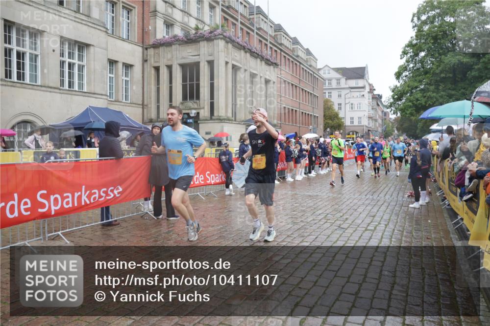 13.09.2026 - Kiel Lauf Yannick Fuchs http://msf.ph/oto/10411107 13.09.2026 10:42:07 Ziel 150, 580, 1755, 2665, 2819, 3188, 3212, 3372, 3985, 4399, 4475, 4513, 4604, 5155, 5265, 5322, 5669, 5749, 6175, 6236, 6587, 7051, 7475, 7923, 8034, 9147, 9391, 9420, 9595, 9912, 9920, 10452, 10725, 10877, 11021, 12639, 214, 604, 698, 811, 1206, 1330, 1416, 1445, 1507, 1772, 2013, 2375, 2387, 2532, 2535, 2547, 2667, 2927, 3188, 3249, 3329, 3330, 3351, 4559, 4895, 4959, 5108, 5158, 5265, 5322, 6165, 6564, 6656, 6917, 6960, 239, 1638, 2224, 2314 meine-sportfotos.de