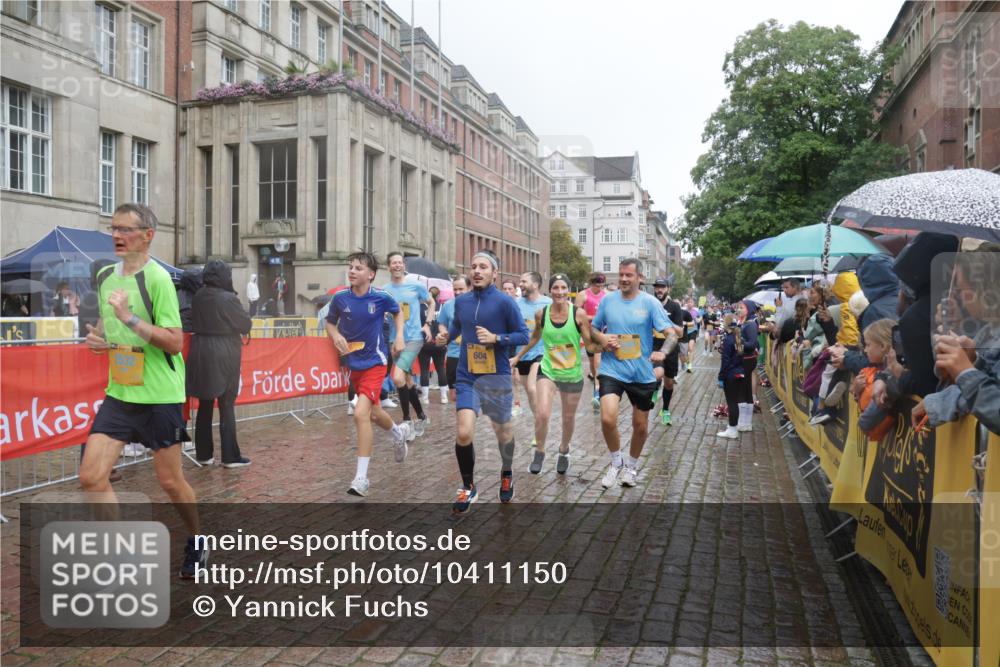 13.09.2026 - Kiel Lauf Yannick Fuchs http://msf.ph/oto/10411150 13.09.2026 10:42:10 Ziel 150, 294, 1755, 2665, 2819, 2972, 3212, 3254, 3372, 3985, 4399, 4475, 4513, 4604, 4919, 5155, 5669, 5749, 6175, 6236, 6587, 6677, 6678, 7051, 7475, 8034, 9147, 9391, 9420, 9595, 9712, 9920, 10452, 10725, 10877, 11175, 12639, 214, 580, 604, 698, 811, 1206, 1330, 1416, 1445, 1507, 1772, 2013, 2375, 2387, 2532, 2535, 2547, 2667, 2927, 3188, 3249, 3329, 3330, 3351, 3372, 4559, 4895, 4959, 5108, 5158, 5265, 5322, 6165, 6564, 6656, 6917, 6960, 239, 757, 1638, 2224, 2314 meine-sportfotos.de