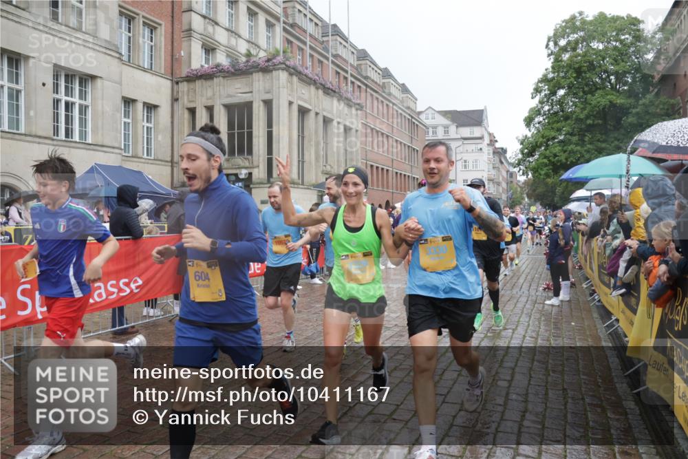 13.09.2026 - Kiel Lauf Yannick Fuchs http://msf.ph/oto/10411167 13.09.2026 10:42:11 Ziel 150, 294, 1328, 1755, 2665, 2819, 2972, 3212, 3254, 3985, 4399, 4475, 4513, 4604, 4919, 5155, 5669, 5749, 6175, 6236, 6587, 6677, 6678, 7051, 7475, 8034, 9391, 9420, 9595, 9635, 9712, 9920, 10452, 10725, 10877, 11175, 214, 580, 604, 698, 811, 1206, 1330, 1416, 1445, 1507, 1755, 1772, 2013, 2375, 2387, 2532, 2535, 2547, 2667, 2927, 3188, 3249, 3329, 3330, 3351, 3372, 3985, 4559, 4895, 4959, 5108, 5158, 5265, 5322, 5749, 6165, 6564, 6656, 6917, 6960, 239, 757, 1638, 2224, 2314 meine-sportfotos.de
