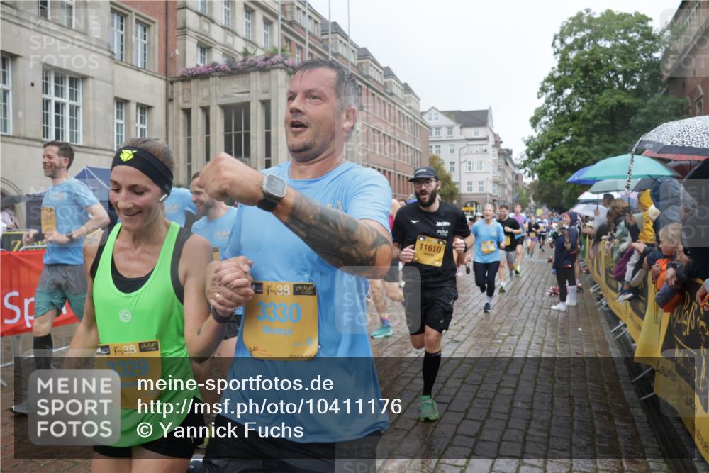 13.09.2026 - Kiel Lauf Yannick Fuchs http://msf.ph/oto/10411176 13.09.2026 10:42:11 Ziel 150, 294, 1328, 1755, 2665, 2819, 2972, 3212, 3254, 3985, 4399, 4475, 4513, 4604, 4919, 5155, 5669, 5749, 6175, 6236, 6587, 6677, 6678, 7051, 7475, 8034, 9391, 9420, 9595, 9635, 9712, 9920, 10452, 10725, 10877, 11175, 214, 580, 604, 698, 811, 1206, 1330, 1416, 1445, 1507, 1755, 1772, 2013, 2375, 2387, 2532, 2535, 2547, 2667, 2927, 3188, 3249, 3329, 3330, 3351, 3372, 3985, 4559, 4895, 4959, 5108, 5158, 5265, 5322, 5749, 6165, 6564, 6656, 6917, 6960, 239, 757, 1638, 2224, 2314 meine-sportfotos.de