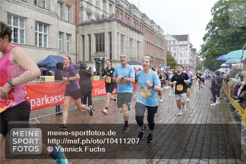 13.09.2026 - Kiel Lauf Yannick Fuchs http://msf.ph/oto/10411207 13.09.2026 10:42:13 Ziel 150, 239, 294, 1328, 2665, 2819, 2972, 3254, 3367, 4399, 4475, 4513, 4604, 4919, 5155, 5669, 5802, 6020, 6175, 6236, 6587, 6677, 6678, 7051, 7475, 8034, 9420, 9595, 9635, 9712, 9920, 10452, 10465, 10877, 11175, 580, 698, 811, 1206, 1330, 1416, 1445, 1507, 1755, 2013, 2375, 2387, 2535, 2547, 2667, 2819, 2927, 3188, 3212, 3249, 3351, 3372, 3985, 4559, 4895, 4959, 5108, 5158, 5265, 5322, 5749, 6165, 6236, 6564, 6656, 6917, 6960, 757, 1638, 2224, 2314, 2507, 3821, 4451, 811 meine-sportfotos.de