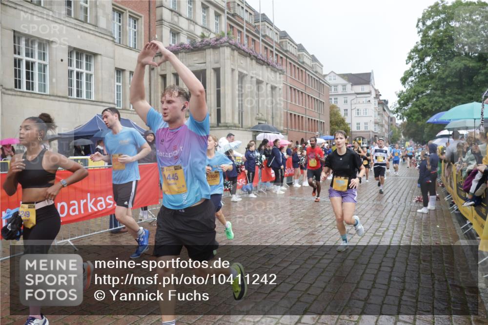 13.09.2026 - Kiel Lauf Yannick Fuchs http://msf.ph/oto/10411242 13.09.2026 10:42:15 Ziel 150, 239, 294, 1245, 1328, 2665, 2820, 2972, 3254, 3367, 4399, 4475, 4513, 4604, 4919, 5155, 5669, 5802, 6020, 6175, 6587, 6677, 6678, 7475, 8034, 9420, 9635, 9712, 10452, 10465, 11175, 580, 698, 811, 1206, 1330, 1416, 1445, 1507, 1755, 2013, 2375, 2387, 2535, 2547, 2667, 2819, 2927, 3188, 3212, 3249, 3351, 3372, 3985, 4559, 4604, 4895, 5158, 5265, 5322, 5749, 6165, 6175, 6236, 6564, 6656, 6917, 6960, 757, 1638, 2224, 2314, 2507, 3821, 4451, 811, 10960 meine-sportfotos.de