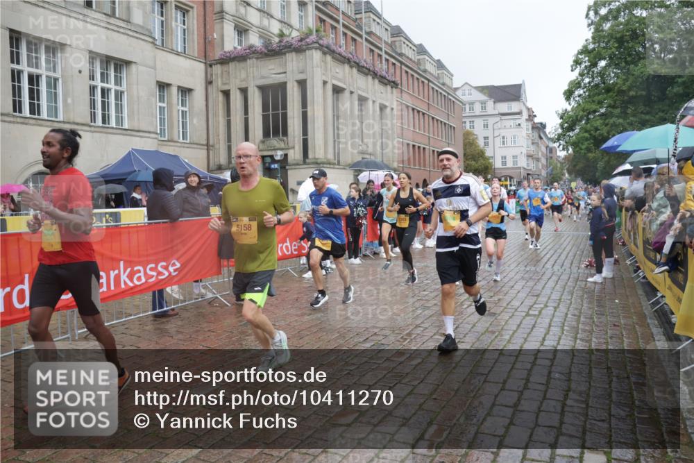 13.09.2026 - Kiel Lauf Yannick Fuchs http://msf.ph/oto/10411270 13.09.2026 10:42:17 Ziel 239, 294, 1245, 1328, 2224, 2314, 2665, 2820, 2972, 3254, 3367, 4475, 4513, 4919, 5155, 5802, 6020, 6587, 6677, 6678, 7299, 7475, 8034, 9152, 9420, 9548, 9635, 9712, 10465, 10625, 11175, 150, 580, 698, 1206, 1330, 1416, 1507, 1755, 2013, 2375, 2535, 2547, 2665, 2667, 2819, 2927, 3188, 3212, 3351, 3372, 3985, 4399, 4475, 4513, 4559, 4604, 4895, 5158, 5265, 5322, 5669, 5749, 6165, 6175, 6236, 6564, 6587, 6656, 6917, 6960, 757, 1638, 2507, 3821, 4451, 811, 3351, 10960 meine-sportfotos.de