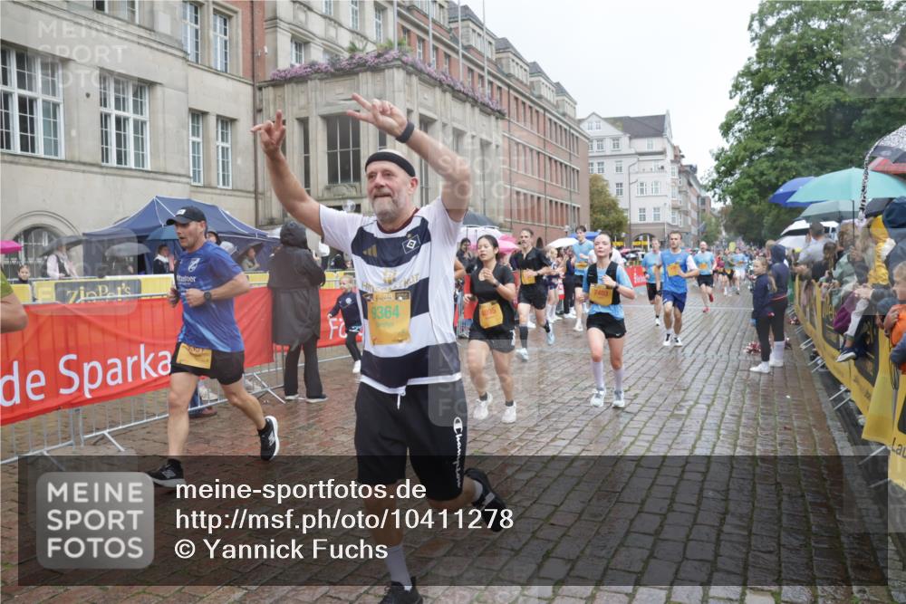 13.09.2026 - Kiel Lauf Yannick Fuchs http://msf.ph/oto/10411278 13.09.2026 10:42:18 Ziel 239, 294, 1245, 1328, 2224, 2314, 2820, 2972, 3254, 3367, 4919, 5155, 5802, 6020, 6677, 6678, 7299, 7475, 8034, 9135, 9152, 9420, 9548, 9635, 9712, 10465, 10625, 11148, 11175, 150, 580, 698, 1206, 1330, 1416, 1507, 1755, 2013, 2375, 2535, 2547, 2665, 2667, 2819, 2927, 3188, 3212, 3351, 3372, 3985, 4399, 4475, 4513, 4559, 4604, 4895, 5158, 5265, 5322, 5669, 5749, 6165, 6175, 6236, 6564, 6587, 6656, 6917, 6960, 757, 1638, 2507, 3821, 4451, 811, 3351, 10960 meine-sportfotos.de