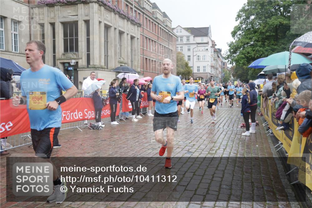 13.09.2026 - Kiel Lauf Yannick Fuchs http://msf.ph/oto/10411312 13.09.2026 10:42:22 Ziel 239, 294, 1245, 1328, 1638, 2224, 2314, 2820, 2972, 3254, 3367, 4919, 5636, 5802, 5877, 6020, 6677, 6678, 7299, 7586, 8304, 8318, 9135, 9152, 9548, 9635, 9712, 10465, 10625, 11148, 11175, 12619, 150, 580, 1206, 1330, 1416, 1507, 1755, 2013, 2375, 2535, 2547, 2665, 2667, 2819, 2927, 3188, 3212, 3372, 3985, 4399, 4475, 4513, 4559, 4604, 5155, 5265, 5322, 5669, 5749, 6175, 6236, 6564, 6587, 6656, 6917, 757, 2507, 3821, 4451, 811, 3351, 10960 meine-sportfotos.de
