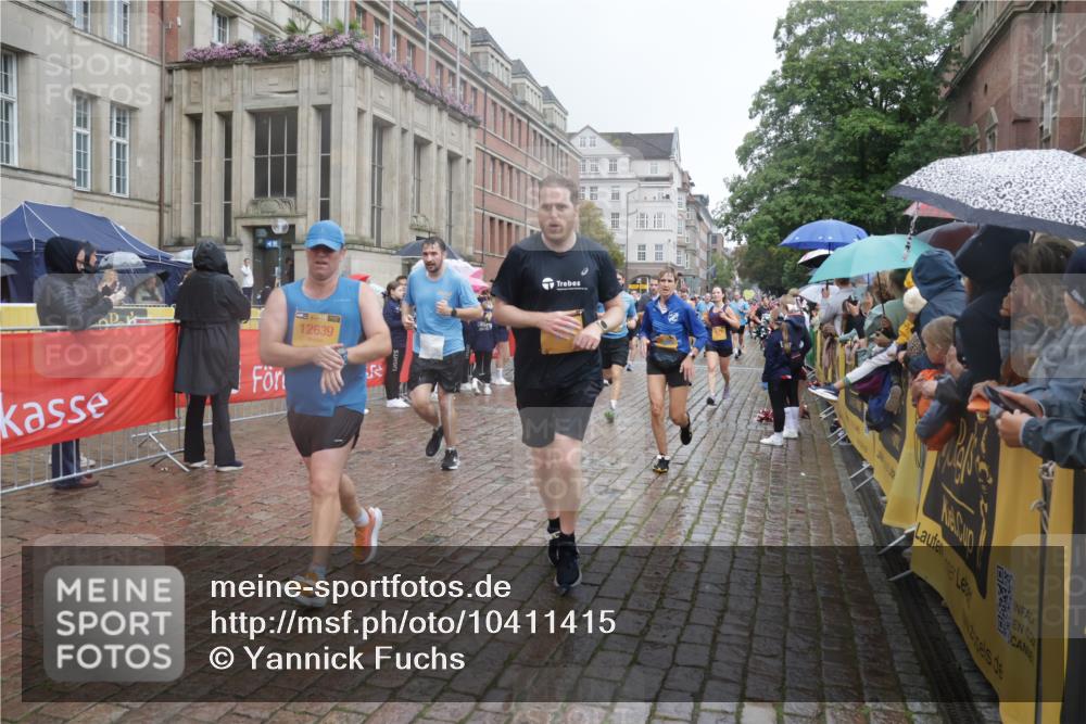 13.09.2026 - Kiel Lauf Yannick Fuchs http://msf.ph/oto/10411415 13.09.2026 10:42:33 Ziel 757, 1638, 2507, 2745, 3474, 3821, 4034, 4320, 4352, 4451, 5476, 5636, 5877, 5952, 6088, 6196, 6615, 7187, 7586, 8304, 8318, 8418, 8458, 8758, 8847, 9135, 10112, 10272, 10328, 10558, 10724, 11148, 11770, 12001, 12619, 150, 239, 294, 580, 1245, 1328, 1755, 2224, 2314, 2665, 2819, 2820, 2972, 3212, 3254, 3367, 3372, 3985, 4399, 4475, 4513, 4604, 4919, 5155, 5669, 5749, 5802, 6020, 6175, 6236, 6587, 6677, 6678, 7299, 9152, 3188, 5265 meine-sportfotos.de
