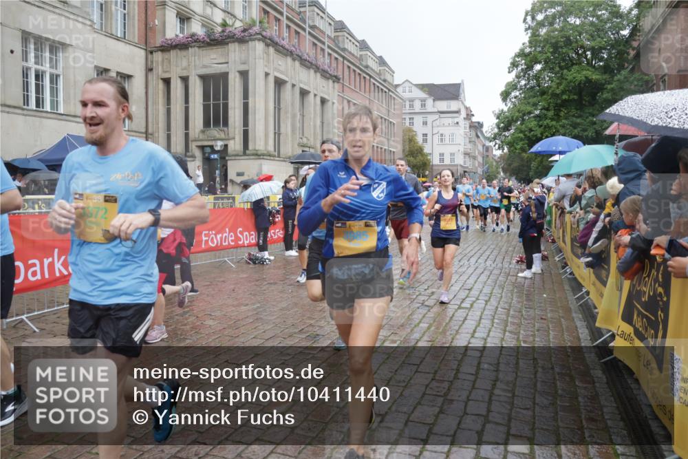 13.09.2026 - Kiel Lauf Yannick Fuchs http://msf.ph/oto/10411440 13.09.2026 10:42:35 Ziel 757, 1638, 2507, 2745, 3036, 3474, 3821, 4034, 4320, 4352, 4451, 5476, 5636, 5877, 5952, 6088, 6196, 6615, 7014, 7187, 7685, 8318, 8418, 8458, 8635, 8758, 8847, 10112, 10272, 10328, 10558, 10724, 11770, 12001, 12155, 12619, 150, 239, 294, 1245, 1328, 1755, 2224, 2314, 2665, 2819, 2820, 2972, 3212, 3254, 3367, 3372, 3985, 4399, 4475, 4513, 4604, 4919, 5155, 5669, 5749, 5802, 6020, 6175, 6236, 6587, 6677, 6678, 7299, 7586, 8304, 9152, 3188, 5265 meine-sportfotos.de
