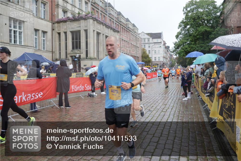 13.09.2026 - Kiel Lauf Yannick Fuchs http://msf.ph/oto/10411533 13.09.2026 10:42:41 Ziel 1680, 1975, 2239, 2273, 2507, 3036, 3474, 3821, 4451, 5450, 5476, 5911, 5933, 5952, 6147, 6196, 6320, 6567, 6615, 6839, 7014, 7685, 7692, 8418, 8458, 8635, 8758, 8759, 8847, 10112, 10272, 10328, 10558, 10711, 11164, 11770, 12001, 12155, 150, 239, 294, 757, 1245, 1328, 1638, 2224, 2314, 2665, 2745, 2820, 2972, 3254, 3367, 4034, 4320, 4352, 4399, 4475, 4513, 4919, 5155, 5636, 5669, 5802, 5877, 6020, 6088, 6587, 6677, 6678, 7187, 7299, 7586, 8304, 9152, 2427, 5155 meine-sportfotos.de