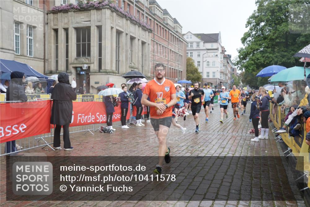 13.09.2026 - Kiel Lauf Yannick Fuchs http://msf.ph/oto/10411578 13.09.2026 10:42:44 Ziel 1680, 1975, 2239, 2273, 3036, 3260, 3474, 3584, 5450, 5911, 5933, 5952, 6129, 6136, 6147, 6196, 6320, 6567, 6839, 7014, 7422, 7685, 7692, 8458, 8635, 8759, 9341, 10667, 10711, 11164, 12001, 12155, 12208, 12825, 239, 294, 757, 1245, 1328, 1638, 2224, 2314, 2507, 2745, 2820, 2972, 3254, 3367, 3821, 4034, 4320, 4352, 4451, 4919, 5155, 5476, 5636, 5802, 5877, 6020, 6088, 6615, 6677, 6678, 7187, 7299, 7586, 8304, 9152, 2427, 5437, 5155, 7475, 8034, 9420 meine-sportfotos.de