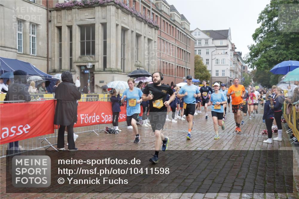 13.09.2026 - Kiel Lauf Yannick Fuchs http://msf.ph/oto/10411598 13.09.2026 10:42:46 Ziel 1680, 1975, 2239, 2273, 2999, 3036, 3260, 3474, 3584, 5450, 5911, 5933, 5952, 6129, 6136, 6147, 6196, 6320, 6567, 6839, 7014, 7422, 7657, 7685, 7692, 8458, 8635, 8759, 9341, 10667, 10711, 11164, 12001, 12155, 12208, 12825, 239, 294, 757, 1245, 1328, 1638, 2224, 2314, 2507, 2745, 2820, 2972, 3254, 3367, 3821, 4034, 4320, 4352, 4451, 4919, 5476, 5636, 5802, 5877, 6020, 6088, 6196, 6615, 6677, 6678, 7187, 7299, 7586, 8304, 9152, 2427, 5437, 5155, 7475, 8034, 9420 meine-sportfotos.de
