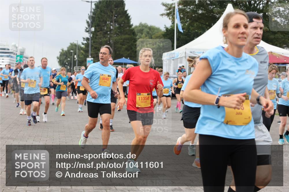 13.09.2026 - Kiel Lauf Andreas Tolksdorf http://msf.ph/oto/10411601 13.09.2026 10:02:08 Kiellinie 979, 39, 8640, 38, 11358, 12214, 8523 meine-sportfotos.de