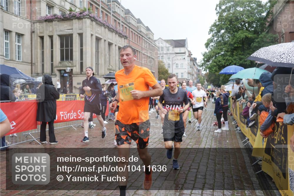 13.09.2026 - Kiel Lauf Yannick Fuchs http://msf.ph/oto/10411636 13.09.2026 10:42:48 Ziel 1680, 1975, 2239, 2273, 2999, 3036, 3260, 3474, 3584, 4120, 5450, 5814, 5911, 5933, 6129, 6136, 6147, 6320, 6567, 6839, 7014, 7422, 7657, 7685, 7692, 8635, 8759, 9341, 10485, 10667, 10711, 11164, 12001, 12155, 12208, 12825, 239, 294, 757, 1245, 1328, 1638, 2224, 2314, 2507, 2745, 2820, 2972, 3254, 3367, 3474, 3821, 4034, 4320, 4352, 4451, 4919, 5476, 5636, 5802, 5877, 5952, 6020, 6088, 6196, 6615, 6677, 6678, 7187, 7299, 7586, 8304, 9152, 2427, 5437, 5155, 7475, 8034, 9420 meine-sportfotos.de