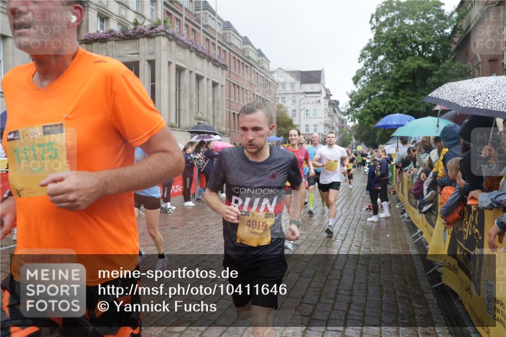 13.09.2026 - Kiel Lauf Yannick Fuchs http://msf.ph/oto/10411646 13.09.2026 10:42:49 Ziel 1680, 1975, 2239, 2273, 2999, 3036, 3260, 3584, 4120, 5450, 5814, 5911, 5933, 6129, 6136, 6147, 6320, 6567, 6839, 7014, 7422, 7657, 7685, 7692, 8635, 8759, 9341, 10485, 10667, 10711, 11164, 12155, 12208, 12825, 12827, 239, 757, 1245, 1328, 1638, 2224, 2314, 2507, 2745, 2820, 3254, 3367, 3474, 3821, 4034, 4320, 4352, 4451, 4919, 5476, 5636, 5802, 5877, 5952, 6020, 6088, 6196, 6615, 6678, 7187, 7299, 7586, 7685, 8304, 9152, 2427, 5437, 5155, 7475, 8034, 9420 meine-sportfotos.de