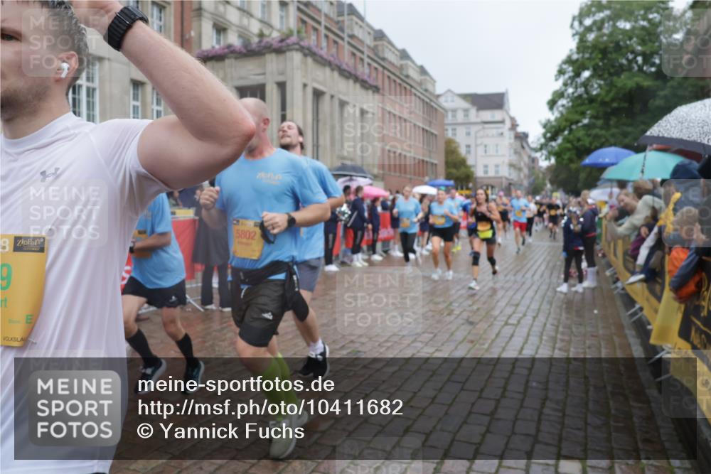 13.09.2026 - Kiel Lauf Yannick Fuchs http://msf.ph/oto/10411682 13.09.2026 10:42:51 Ziel 1680, 1975, 2239, 2273, 2999, 3260, 3584, 4120, 5450, 5814, 5911, 5933, 6129, 6136, 6147, 6320, 6567, 6839, 7188, 7422, 7657, 7692, 7814, 8287, 8759, 9177, 9341, 10485, 10667, 10711, 11129, 11164, 11643, 12208, 12279, 12825, 12827, 239, 757, 1245, 1328, 1638, 1680, 2224, 2314, 2507, 2745, 2820, 3036, 3367, 3474, 3821, 4034, 4320, 4352, 4451, 5476, 5636, 5802, 5877, 5952, 6020, 6088, 6196, 6615, 7014, 7187, 7299, 7586, 7685, 8304, 9152, 2427, 5437, 5155, 7475, 8034, 9420 meine-sportfotos.de