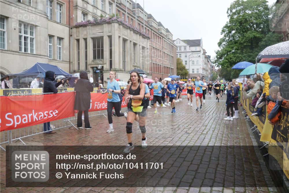 13.09.2026 - Kiel Lauf Yannick Fuchs http://msf.ph/oto/10411701 13.09.2026 10:42:53 Ziel 1975, 2273, 2627, 2999, 3260, 3572, 3584, 4120, 5298, 5450, 5814, 5911, 5933, 6129, 6136, 6320, 6567, 6839, 7188, 7422, 7555, 7657, 7692, 7814, 8287, 8759, 9177, 9341, 10485, 10667, 11129, 11643, 12208, 12279, 12825, 12827, 757, 1245, 1638, 1680, 2224, 2239, 2273, 2314, 2507, 2745, 2820, 3036, 3474, 3821, 4034, 4320, 4352, 4451, 5450, 5476, 5636, 5877, 5952, 6020, 6088, 6147, 6196, 6615, 6839, 7014, 7187, 7299, 7586, 7685, 8304, 9152, 2427, 5437, 9420 meine-sportfotos.de