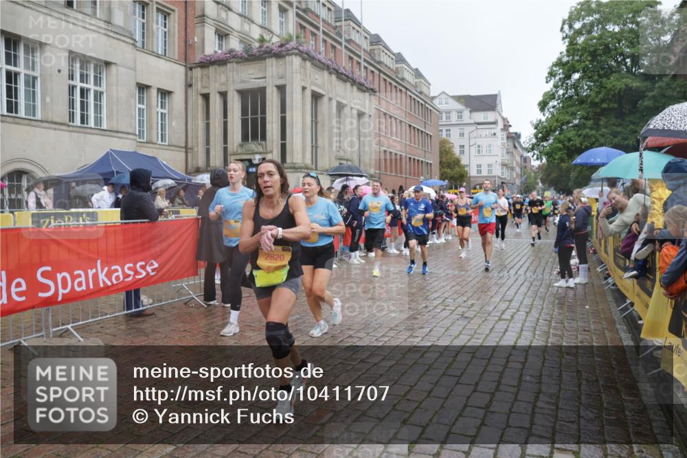 13.09.2026 - Kiel Lauf Yannick Fuchs http://msf.ph/oto/10411707 13.09.2026 10:42:53 Ziel 1975, 2273, 2627, 2999, 3260, 3572, 3584, 4120, 5298, 5450, 5814, 5911, 5933, 6129, 6136, 6320, 6567, 6839, 7188, 7422, 7555, 7657, 7692, 7814, 8287, 8759, 9177, 9341, 10485, 10667, 11129, 11643, 12208, 12279, 12825, 12827, 757, 1245, 1638, 1680, 2224, 2239, 2273, 2314, 2507, 2745, 2820, 3036, 3474, 3821, 4034, 4320, 4352, 4451, 5450, 5476, 5636, 5877, 5952, 6020, 6088, 6147, 6196, 6615, 6839, 7014, 7187, 7299, 7586, 7685, 8304, 9152, 2427, 5437, 9420 meine-sportfotos.de