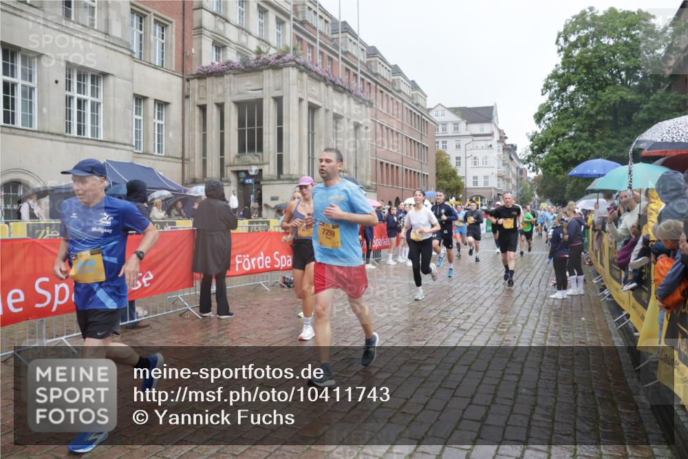 13.09.2026 - Kiel Lauf Yannick Fuchs http://msf.ph/oto/10411743 13.09.2026 10:42:55 Ziel 1975, 2481, 2627, 2999, 3248, 3260, 3572, 3584, 4120, 5298, 5814, 6121, 6129, 6136, 6320, 6567, 7188, 7422, 7555, 7657, 7692, 7814, 8287, 8759, 9177, 9341, 10485, 10667, 11129, 11146, 11643, 11726, 11984, 12208, 12279, 12825, 12827, 757, 1245, 1638, 1680, 1975, 2224, 2239, 2273, 2314, 2507, 2745, 3036, 3474, 3821, 4034, 4320, 4352, 4451, 5450, 5476, 5636, 5877, 5911, 5933, 5952, 6088, 6147, 6196, 6320, 6567, 6615, 6839, 7014, 7187, 7299, 7586, 7685, 8304, 9152, 2427, 5437 meine-sportfotos.de