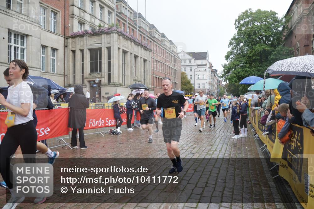 13.09.2026 - Kiel Lauf Yannick Fuchs http://msf.ph/oto/10411772 13.09.2026 10:42:57 Ziel 2427, 2481, 2627, 2999, 3248, 3260, 3572, 3584, 4120, 5298, 5437, 5814, 6121, 6129, 6136, 6179, 7188, 7422, 7555, 7657, 7814, 8287, 9177, 9341, 9483, 10485, 10667, 11129, 11146, 11344, 11643, 11726, 11984, 12187, 12208, 12279, 12825, 12827, 757, 1638, 1680, 1975, 2224, 2239, 2273, 2314, 2507, 2745, 3036, 3474, 3584, 3821, 4034, 4320, 4352, 4451, 5450, 5476, 5636, 5877, 5911, 5933, 5952, 6088, 6147, 6196, 6320, 6567, 6615, 6839, 7014, 7187, 7299, 7586, 7685, 7692, 8304 meine-sportfotos.de