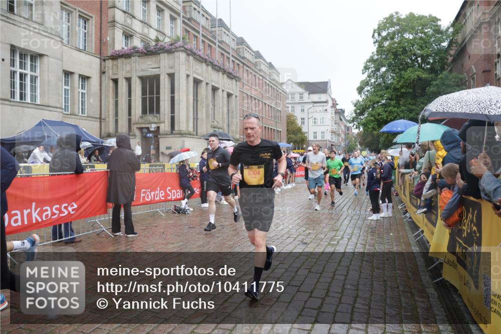 13.09.2026 - Kiel Lauf Yannick Fuchs http://msf.ph/oto/10411775 13.09.2026 10:42:57 Ziel 2427, 2481, 2627, 2999, 3248, 3260, 3572, 3584, 4120, 5298, 5437, 5814, 6121, 6129, 6136, 6179, 7188, 7422, 7555, 7657, 7814, 8287, 9177, 9341, 9483, 10485, 10667, 11129, 11146, 11344, 11643, 11726, 11984, 12187, 12208, 12279, 12825, 12827, 757, 1638, 1680, 1975, 2224, 2239, 2273, 2314, 2507, 2745, 3036, 3474, 3584, 3821, 4034, 4320, 4352, 4451, 5450, 5476, 5636, 5877, 5911, 5933, 5952, 6088, 6147, 6196, 6320, 6567, 6615, 6839, 7014, 7187, 7299, 7586, 7685, 7692, 8304 meine-sportfotos.de