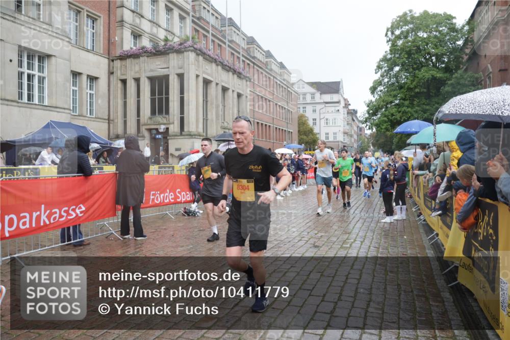 13.09.2026 - Kiel Lauf Yannick Fuchs http://msf.ph/oto/10411779 13.09.2026 10:42:58 Ziel 2427, 2481, 2627, 2999, 3248, 3260, 3572, 4120, 5298, 5437, 5814, 6121, 6129, 6136, 6179, 7188, 7422, 7555, 7657, 7814, 8287, 9177, 9483, 10485, 11129, 11146, 11344, 11643, 11726, 11984, 12187, 12208, 12279, 12827, 757, 1638, 1680, 1975, 2239, 2273, 2507, 2745, 3036, 3474, 3584, 3821, 4034, 4320, 4352, 4451, 5450, 5476, 5636, 5877, 5911, 5933, 5952, 6088, 6147, 6196, 6320, 6567, 6615, 6839, 7014, 7187, 7586, 7685, 7692, 8304, 2887 meine-sportfotos.de