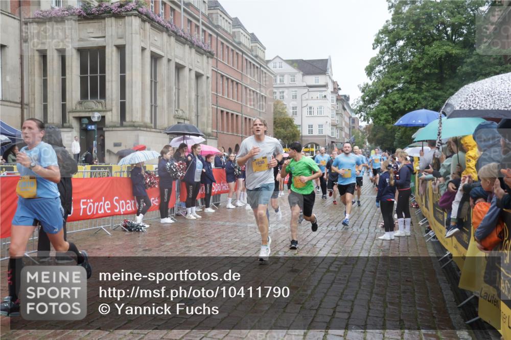 13.09.2026 - Kiel Lauf Yannick Fuchs http://msf.ph/oto/10411790 13.09.2026 10:42:59 Ziel 2427, 2481, 2627, 2999, 3248, 3260, 3572, 4120, 5298, 5437, 5814, 6121, 6129, 6136, 6179, 7188, 7555, 7657, 7814, 8287, 9177, 9483, 10485, 11129, 11146, 11344, 11643, 11726, 11984, 12187, 12208, 12279, 12827, 757, 1638, 1680, 1975, 2239, 2273, 2507, 2745, 3036, 3260, 3474, 3584, 3821, 4034, 4320, 4352, 4451, 5450, 5476, 5636, 5877, 5911, 5933, 5952, 6088, 6129, 6136, 6147, 6196, 6320, 6567, 6615, 6839, 7014, 7187, 7586, 7685, 7692, 8304, 1178, 2887 meine-sportfotos.de
