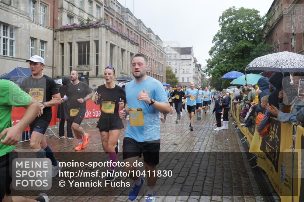 13.09.2026 - Kiel Lauf Yannick Fuchs http://msf.ph/oto/10411830 13.09.2026 10:43:01 Ziel 1290, 1931, 2427, 2481, 2502, 2627, 2999, 3248, 3572, 4120, 4825, 5298, 5437, 5814, 6121, 6179, 6439, 7188, 7555, 7814, 8287, 9177, 9483, 9627, 10485, 11129, 11146, 11344, 11643, 11726, 11984, 12187, 12279, 12480, 12827, 757, 1638, 1680, 1975, 2239, 2273, 2507, 2745, 2999, 3036, 3260, 3474, 3584, 3821, 4034, 4320, 4352, 4451, 5450, 5476, 5636, 5877, 5911, 5933, 5952, 6088, 6129, 6136, 6147, 6196, 6320, 6567, 6615, 6839, 7014, 7187, 7685, 7692, 485, 1178, 2131, 2887 meine-sportfotos.de