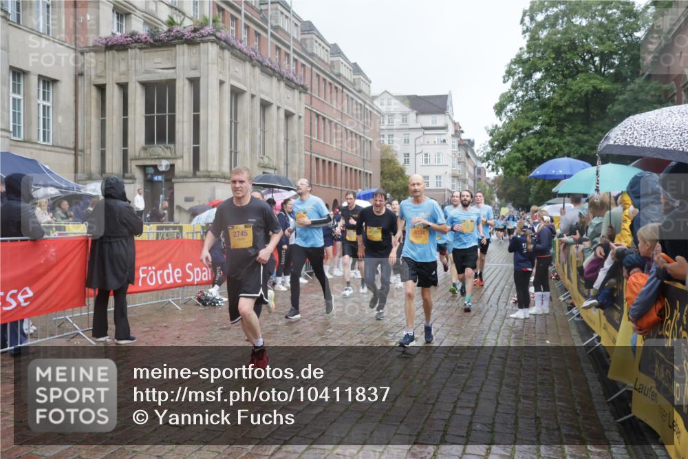 13.09.2026 - Kiel Lauf Yannick Fuchs http://msf.ph/oto/10411837 13.09.2026 10:43:02 Ziel 1290, 1931, 2427, 2481, 2502, 2627, 3248, 3572, 4120, 4825, 5298, 5414, 5437, 5814, 6121, 6179, 6439, 7188, 7555, 7814, 8287, 9177, 9483, 9627, 10485, 11129, 11146, 11344, 11643, 11726, 11971, 11984, 12187, 12279, 12480, 12827, 757, 1680, 1975, 2239, 2273, 2507, 2745, 2999, 3036, 3260, 3474, 3584, 3821, 4034, 4320, 4352, 4451, 5450, 5476, 5636, 5814, 5877, 5911, 5933, 5952, 6088, 6129, 6136, 6147, 6196, 6320, 6567, 6615, 6839, 7014, 7187, 7685, 7692, 485, 1178, 2131, 2887 meine-sportfotos.de