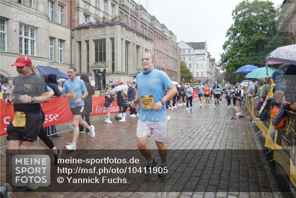 13.09.2026 - Kiel Lauf Yannick Fuchs http://msf.ph/oto/10411905 13.09.2026 10:43:07 Ziel 610, 1290, 1931, 2376, 2427, 2481, 2502, 2627, 2633, 2954, 3248, 3572, 3976, 4825, 5298, 5414, 5437, 6121, 6139, 6179, 6439, 6713, 7555, 9483, 9627, 9632, 10812, 11146, 11344, 11726, 11971, 11984, 12165, 12187, 12480, 12824, 1680, 1975, 2239, 2273, 2507, 2999, 3036, 3260, 3474, 3572, 3584, 3821, 4120, 4451, 5450, 5476, 5814, 5911, 5933, 5952, 6129, 6136, 6147, 6196, 6320, 6567, 6615, 6839, 7014, 7685, 7692, 485, 681, 1178, 2131, 2887 meine-sportfotos.de