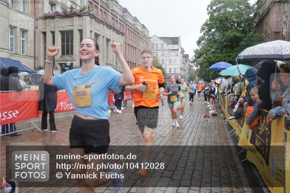 13.09.2026 - Kiel Lauf Yannick Fuchs http://msf.ph/oto/10412028 13.09.2026 10:43:15 Ziel 245, 534, 610, 1069, 1121, 1178, 1290, 1931, 2131, 2376, 2502, 2633, 2887, 2954, 3169, 3911, 3976, 4124, 4825, 5070, 5414, 5679, 6139, 6231, 6439, 6492, 6655, 6713, 7262, 8038, 8511, 8825, 9627, 9632, 10812, 10955, 11010, 11162, 11635, 11971, 12040, 12165, 12480, 12824, 1290, 1680, 1931, 1975, 2239, 2273, 2427, 2481, 2502, 2627, 2999, 3036, 3248, 3260, 3572, 3584, 4120, 4825, 5298, 5437, 5450, 5814, 5911, 5933, 6121, 6129, 6136, 6147, 6320, 6567, 6839, 7014, 7692, 485, 681 meine-sportfotos.de
