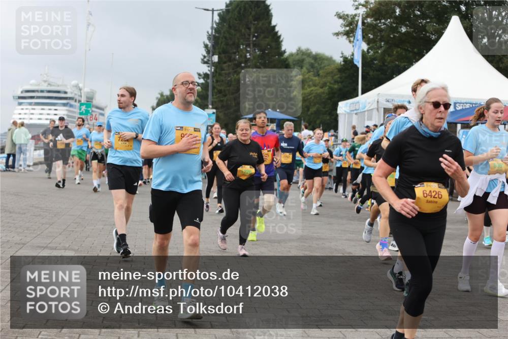 13.09.2026 - Kiel Lauf Andreas Tolksdorf http://msf.ph/oto/10412038 13.09.2026 10:02:22 Kiellinie 7757, 1, 39, 6426, 6061 meine-sportfotos.de