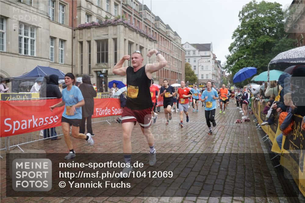 13.09.2026 - Kiel Lauf Yannick Fuchs http://msf.ph/oto/10412069 13.09.2026 10:43:18 Ziel 245, 485, 534, 610, 1069, 1121, 1178, 2119, 2131, 2376, 2633, 2887, 2954, 3169, 3911, 3976, 4124, 4218, 4282, 4690, 5070, 5222, 5679, 6139, 6231, 6492, 6655, 6713, 7262, 8038, 8488, 8511, 8825, 8959, 9632, 10450, 10812, 10955, 11010, 11162, 11566, 11635, 12040, 12165, 12824, 1290, 1931, 1975, 2273, 2427, 2481, 2502, 2627, 2999, 3248, 3260, 3572, 3584, 3976, 4120, 4825, 5298, 5414, 5437, 5450, 5814, 5911, 5933, 6121, 6129, 6136, 6320, 6567, 6839, 7692, 681 meine-sportfotos.de