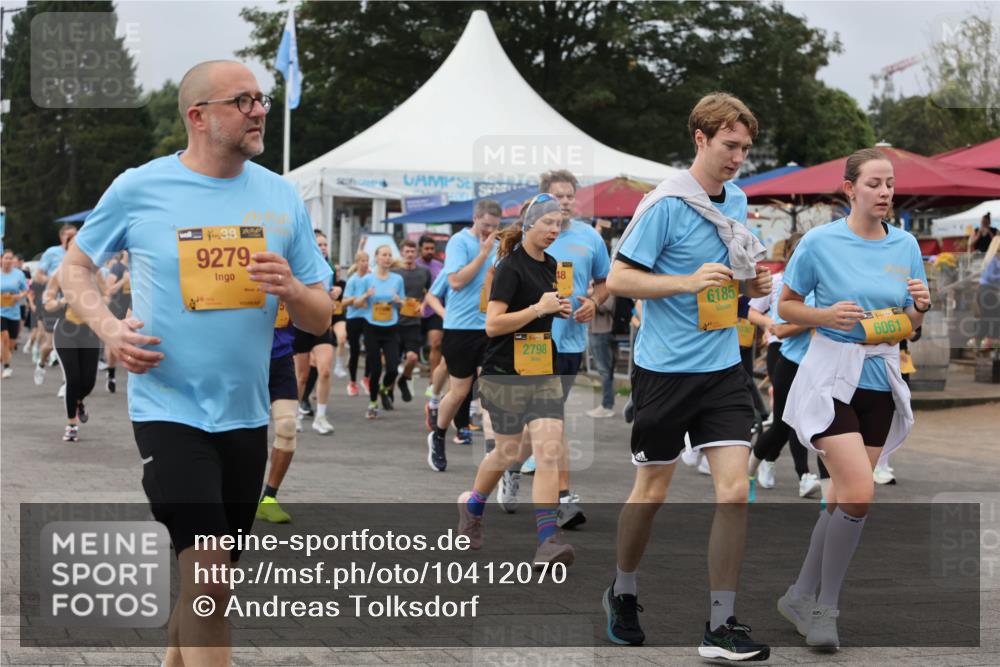 13.09.2026 - Kiel Lauf Andreas Tolksdorf http://msf.ph/oto/10412070 13.09.2026 10:02:23 Kiellinie 9279, 2798, 48, 6185, 38, 6061 meine-sportfotos.de