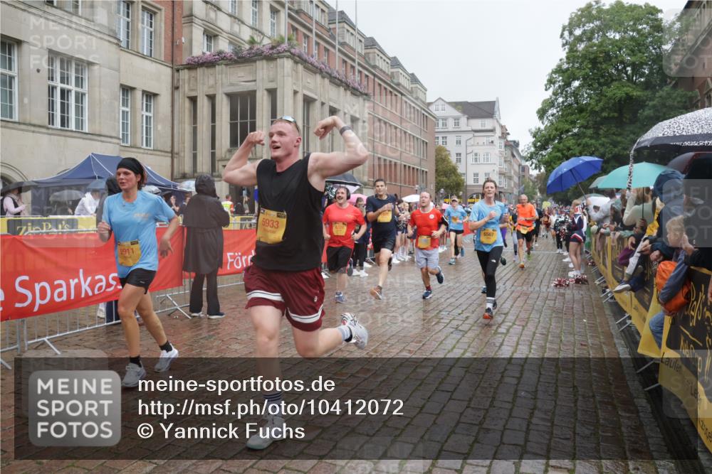 13.09.2026 - Kiel Lauf Yannick Fuchs http://msf.ph/oto/10412072 13.09.2026 10:43:18 Ziel 245, 485, 534, 610, 1069, 1121, 1178, 2119, 2131, 2376, 2633, 2887, 2954, 3169, 3911, 3976, 4124, 4218, 4282, 4690, 5070, 5222, 5679, 6139, 6231, 6492, 6655, 6713, 7262, 8038, 8488, 8511, 8825, 8959, 9632, 10450, 10812, 10955, 11010, 11162, 11566, 11635, 12040, 12165, 12824, 1290, 1931, 1975, 2273, 2427, 2481, 2502, 2627, 2999, 3248, 3260, 3572, 3584, 3976, 4120, 4825, 5298, 5414, 5437, 5450, 5814, 5911, 5933, 6121, 6129, 6136, 6320, 6567, 6839, 7692, 681 meine-sportfotos.de