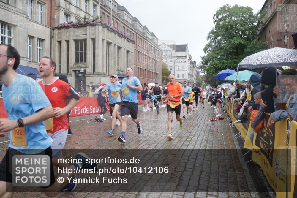 13.09.2026 - Kiel Lauf Yannick Fuchs http://msf.ph/oto/10412106 13.09.2026 10:43:20 Ziel 245, 485, 534, 610, 681, 1069, 1121, 1178, 1500, 1780, 2119, 2131, 2633, 2800, 2887, 2954, 3169, 3911, 4124, 4218, 4282, 4690, 5070, 5222, 5679, 5715, 6139, 6231, 6422, 6492, 6655, 6713, 7199, 7262, 8038, 8488, 8511, 8825, 8959, 9632, 10173, 10450, 10812, 10955, 11010, 11162, 11566, 11635, 12040, 12342, 1290, 1931, 1975, 2376, 2427, 2481, 2502, 2627, 2999, 3248, 3260, 3572, 3584, 3976, 4120, 4825, 5298, 5414, 5437, 5814, 6121, 6129, 6136, 6139, 6320, 6567, 7692 meine-sportfotos.de