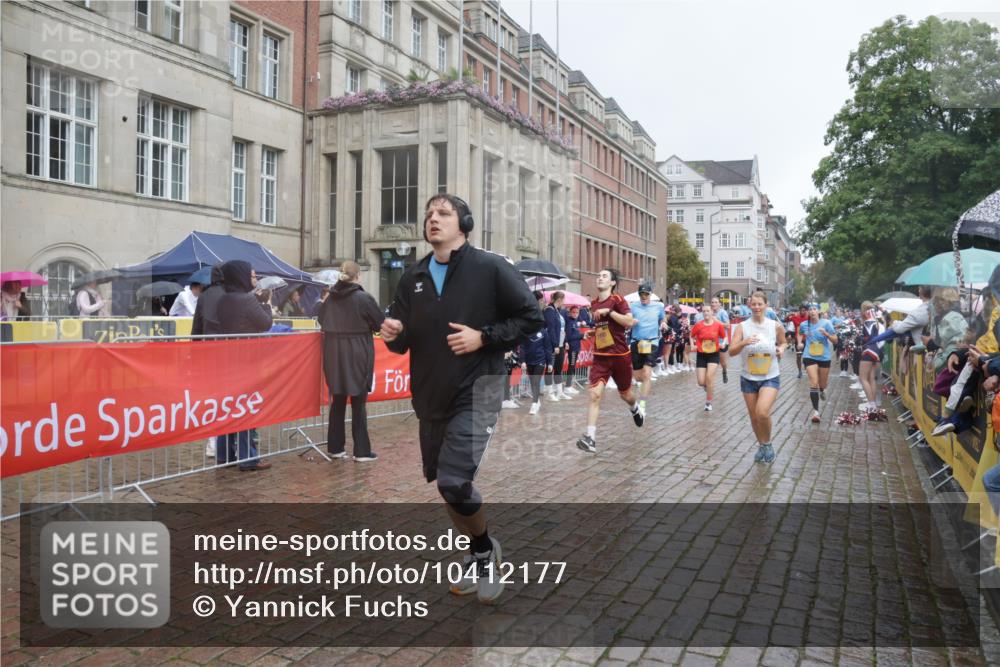 13.09.2026 - Kiel Lauf Yannick Fuchs http://msf.ph/oto/10412177 13.09.2026 10:43:24 Ziel 245, 485, 534, 681, 1069, 1178, 1500, 1720, 1780, 2119, 2131, 2680, 2800, 2887, 3132, 3911, 4124, 4218, 4282, 4690, 4718, 5222, 5679, 5715, 5848, 6079, 6231, 6422, 6492, 6536, 6655, 7199, 7262, 8038, 8488, 8511, 8825, 8952, 8959, 10173, 10450, 11010, 11162, 11566, 11635, 12040, 12342, 12544, 12779, 245, 610, 1121, 1290, 1931, 2376, 2427, 2481, 2502, 2627, 2633, 2954, 2999, 3169, 3248, 3260, 3572, 3976, 4120, 4825, 5070, 5298, 5414, 5437, 5814, 6121, 6129, 6136, 6139, 6492 meine-sportfotos.de