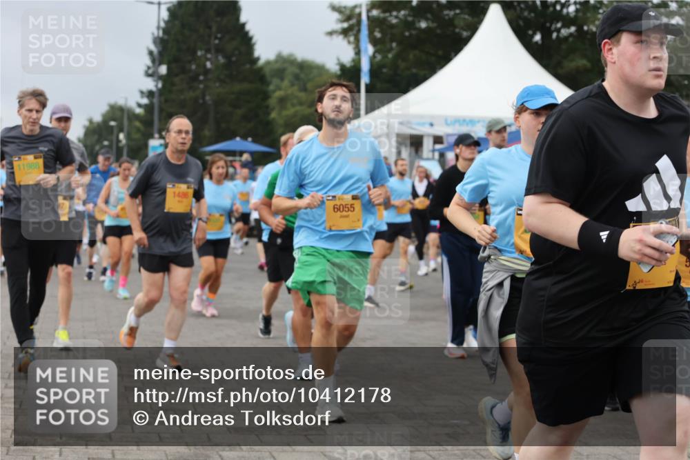 13.09.2026 - Kiel Lauf Andreas Tolksdorf http://msf.ph/oto/10412178 13.09.2026 10:02:30 Kiellinie 11988, 1486, 6055 meine-sportfotos.de
