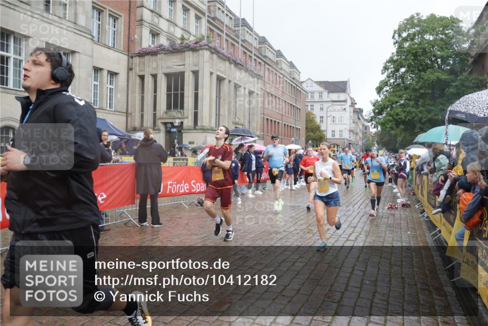13.09.2026 - Kiel Lauf Yannick Fuchs http://msf.ph/oto/10412182 13.09.2026 10:43:25 Ziel 485, 534, 681, 1069, 1178, 1500, 1720, 1780, 2119, 2131, 2680, 2800, 2887, 3132, 3911, 4124, 4218, 4282, 4690, 4718, 5222, 5679, 5715, 5848, 6079, 6231, 6422, 6536, 6655, 7199, 7262, 8038, 8488, 8511, 8825, 8952, 8959, 10173, 10450, 11010, 11162, 11566, 12342, 12544, 12779, 245, 534, 610, 1069, 1121, 1290, 1931, 2376, 2427, 2481, 2502, 2627, 2633, 2954, 2999, 3169, 3248, 3572, 3976, 4120, 4124, 4825, 5070, 5298, 5414, 5437, 5814, 6121, 6139, 6231, 6492 meine-sportfotos.de