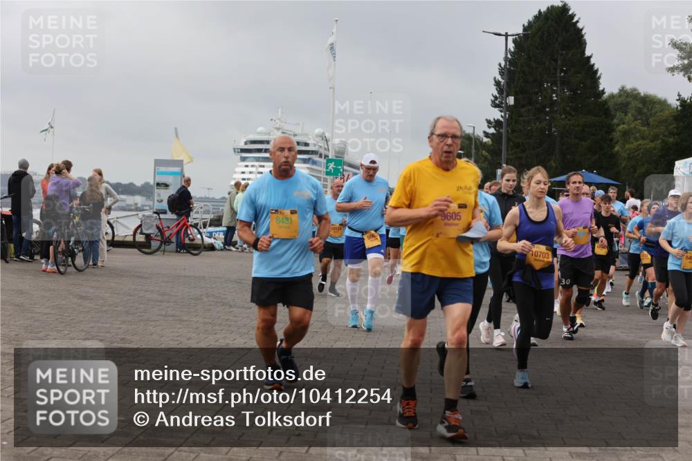 13.09.2026 - Kiel Lauf Andreas Tolksdorf http://msf.ph/oto/10412254 13.09.2026 10:02:38 Kiellinie 8481, 10124, 9605, 10703, 30, 1737, 645 meine-sportfotos.de