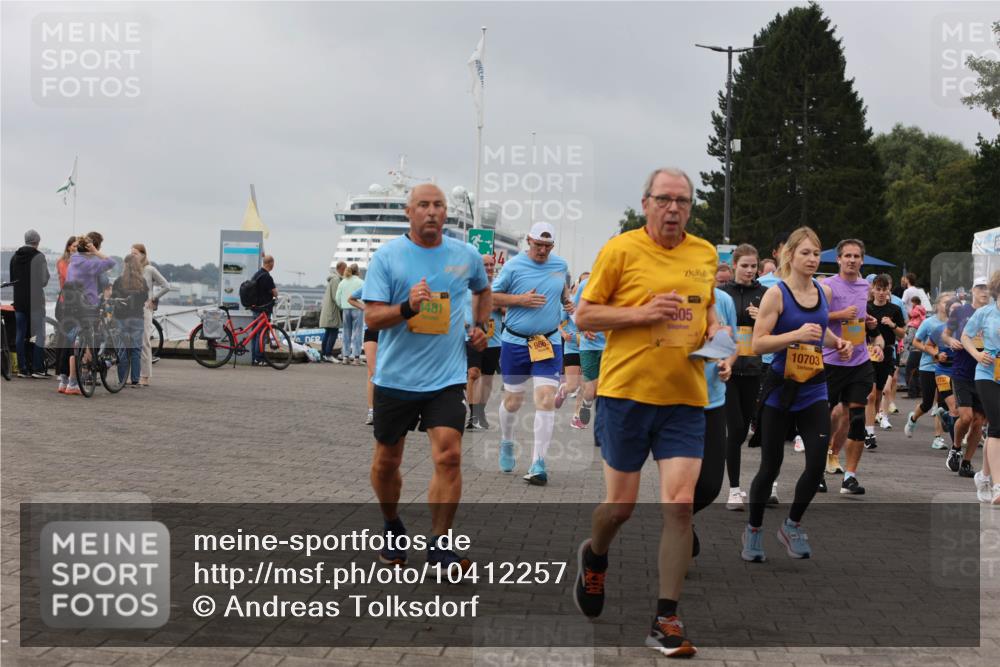13.09.2026 - Kiel Lauf Andreas Tolksdorf http://msf.ph/oto/10412257 13.09.2026 10:02:38 Kiellinie 8481, 9663, 605, 10703, 1737 meine-sportfotos.de