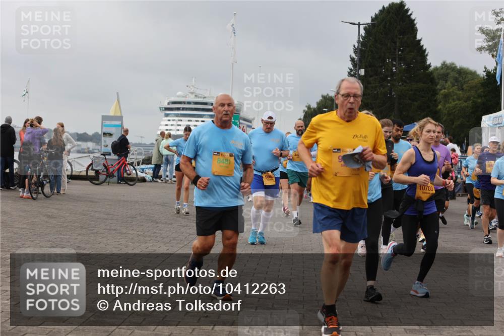 13.09.2026 - Kiel Lauf Andreas Tolksdorf http://msf.ph/oto/10412263 13.09.2026 10:02:39 Kiellinie 4, 39, 8481, 9663, 34, 38, 10703 meine-sportfotos.de