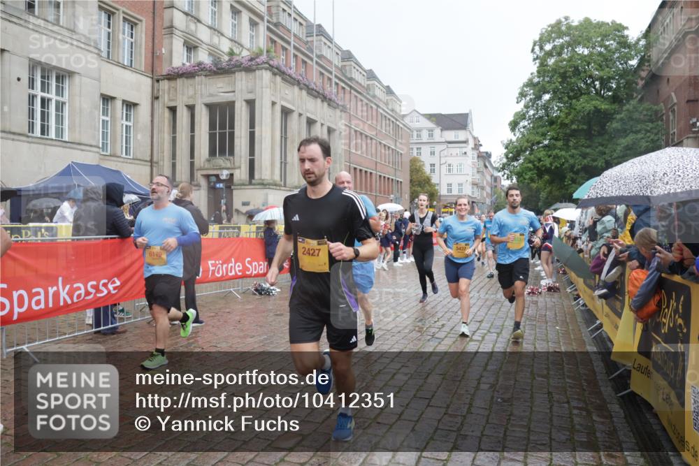 13.09.2026 - Kiel Lauf Yannick Fuchs http://msf.ph/oto/10412351 13.09.2026 10:43:35 Ziel 149, 1536, 1720, 2317, 2680, 3123, 3132, 4143, 4493, 4541, 4718, 4850, 4941, 5127, 5715, 5848, 6079, 6422, 6536, 6716, 7199, 8037, 8952, 9281, 9337, 9823, 10247, 11067, 11774, 12544, 12778, 12779, 245, 485, 534, 610, 681, 1069, 1121, 1178, 1290, 1500, 1780, 1931, 2119, 2131, 2376, 2427, 2481, 2502, 2633, 2800, 2887, 2954, 3169, 3911, 3976, 4124, 4218, 4282, 4690, 4825, 5070, 5222, 5414, 5437, 5679, 5715, 6121, 6139, 6231, 6422, 6492, 6655, 1977, 5437 meine-sportfotos.de