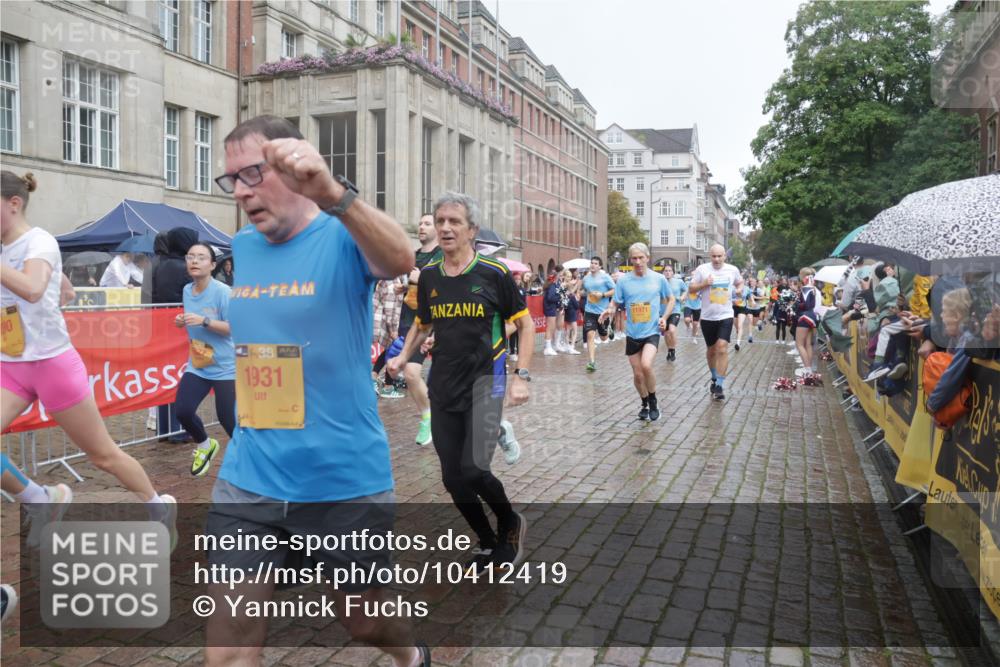 13.09.2026 - Kiel Lauf Yannick Fuchs http://msf.ph/oto/10412419 13.09.2026 10:43:39 Ziel 149, 1536, 1720, 2317, 3123, 4143, 4493, 4541, 4669, 4850, 4941, 5059, 5127, 5419, 6368, 6716, 7351, 8037, 9281, 9337, 9823, 10247, 10683, 11067, 11774, 12544, 12763, 12778, 245, 485, 534, 610, 681, 1069, 1121, 1178, 1290, 1500, 1720, 1780, 1931, 2119, 2131, 2376, 2502, 2633, 2680, 2800, 2887, 2954, 3132, 3169, 3911, 3976, 4124, 4218, 4282, 4690, 4718, 4825, 5070, 5222, 5414, 5679, 5715, 5848, 6079, 6139, 6231, 6422, 6492, 6536, 6655, 1977, 5437 meine-sportfotos.de