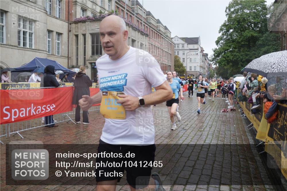 13.09.2026 - Kiel Lauf Yannick Fuchs http://msf.ph/oto/10412465 13.09.2026 10:43:42 Ziel 149, 371, 1029, 1536, 2317, 2971, 3123, 3258, 3292, 4143, 4493, 4541, 4669, 4801, 4850, 4941, 5059, 5127, 5419, 6096, 6368, 6716, 7351, 8037, 9281, 9337, 9823, 10247, 10683, 11067, 11213, 11438, 11774, 12763, 245, 485, 534, 610, 681, 1069, 1121, 1178, 1500, 1720, 1780, 2119, 2131, 2376, 2633, 2680, 2800, 2887, 2954, 3132, 3169, 3911, 3976, 4124, 4218, 4282, 4690, 4718, 5070, 5222, 5414, 5679, 5715, 5848, 6079, 6139, 6231, 6422, 6492, 6536, 6655, 1977, 5437 meine-sportfotos.de