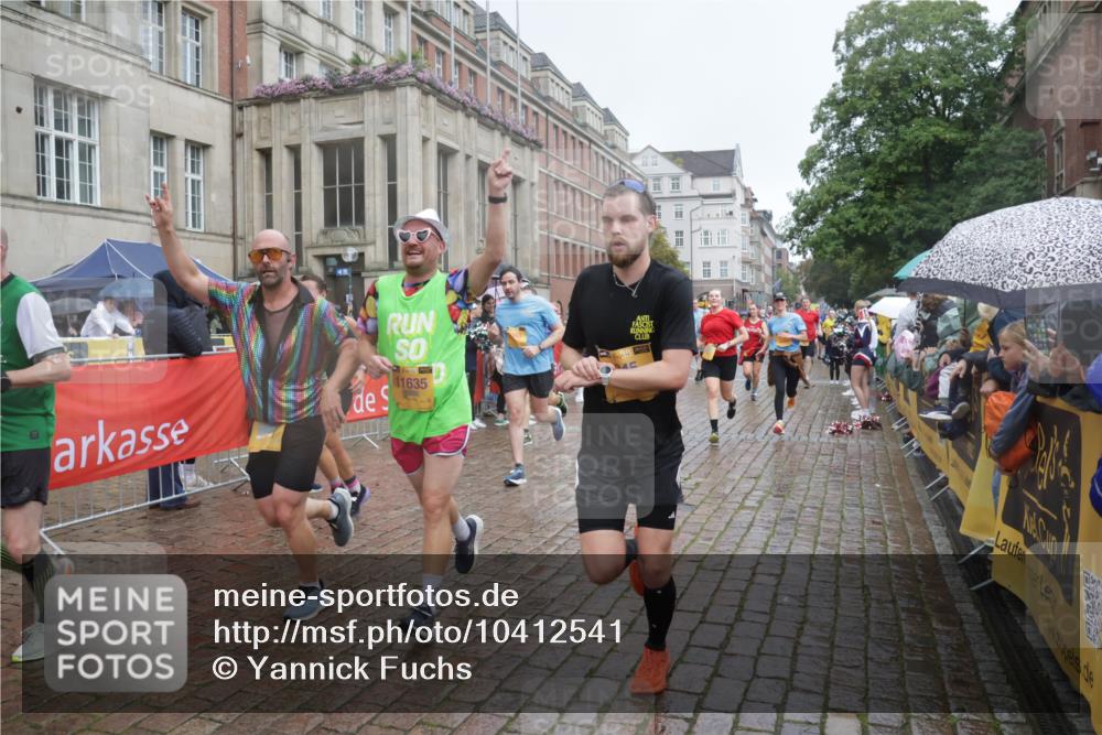 13.09.2026 - Kiel Lauf Yannick Fuchs http://msf.ph/oto/10412541 13.09.2026 10:43:48 Ziel 149, 371, 1029, 1215, 1977, 2316, 2653, 2971, 3258, 3292, 3308, 3734, 4669, 4801, 4850, 5059, 5419, 6096, 6368, 7351, 8037, 8412, 9281, 9337, 9559, 10132, 10437, 10670, 10683, 10705, 11031, 11213, 11438, 11611, 12763, 245, 485, 534, 681, 1069, 1121, 1178, 1500, 1536, 1720, 1780, 2119, 2131, 2317, 2680, 2800, 2887, 3123, 3132, 3169, 3911, 4124, 4143, 4218, 4282, 4493, 4541, 4690, 4718, 4850, 4941, 5070, 5127, 5222, 5679, 5715, 5848, 6079, 6231, 6422, 6492, 6536, 6655, 6716 meine-sportfotos.de